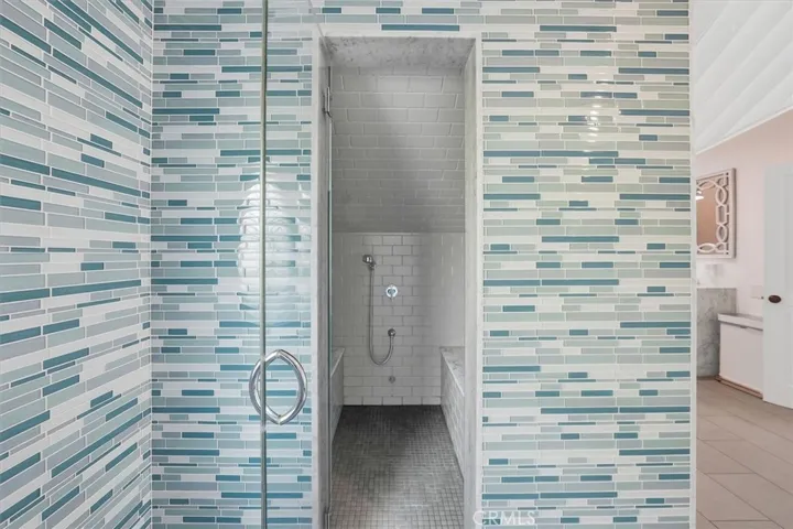 Primary Bathroom/Steam Room