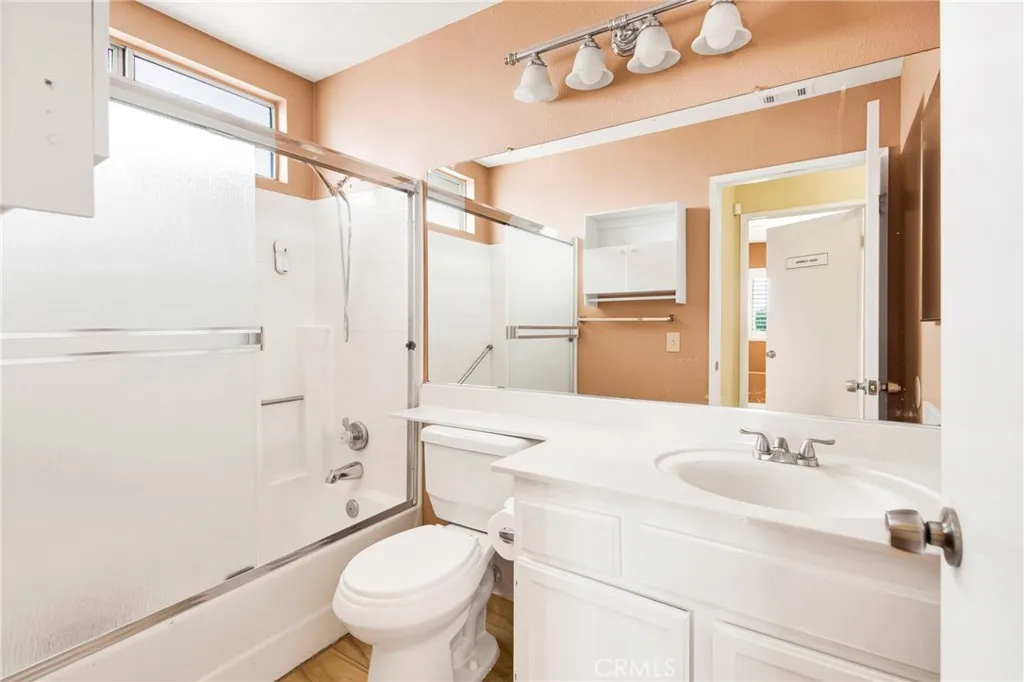 970 W Norwood Street, Rialto, California 92377 home-pic-13