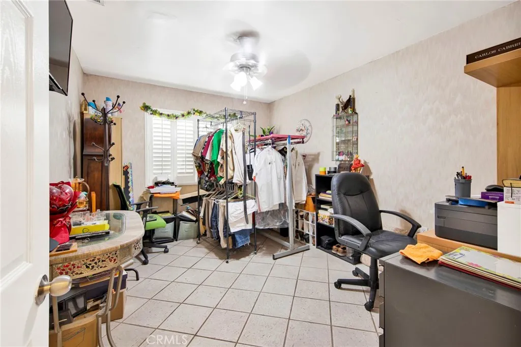 970 W Norwood Street, Rialto, California 92377 home-pic-8