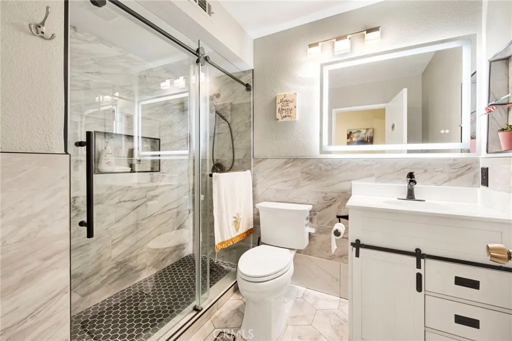 970 W Norwood Street, Rialto, California 92377 home-pic-7