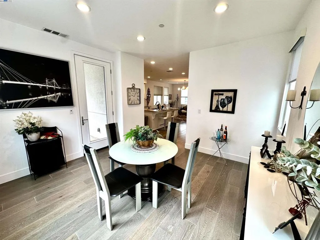 1465 Latitudes Way, Richmond, California 94804 home-pic-11