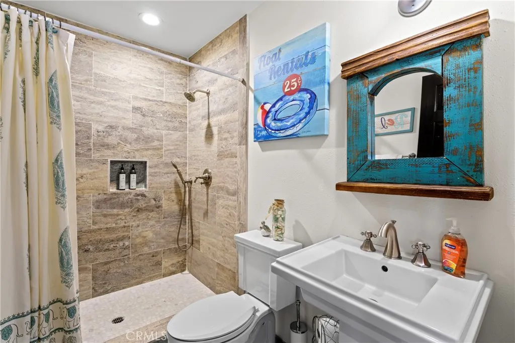 221 Grizzly Road, Lake Arrowhead, California 92317 home-pic-9