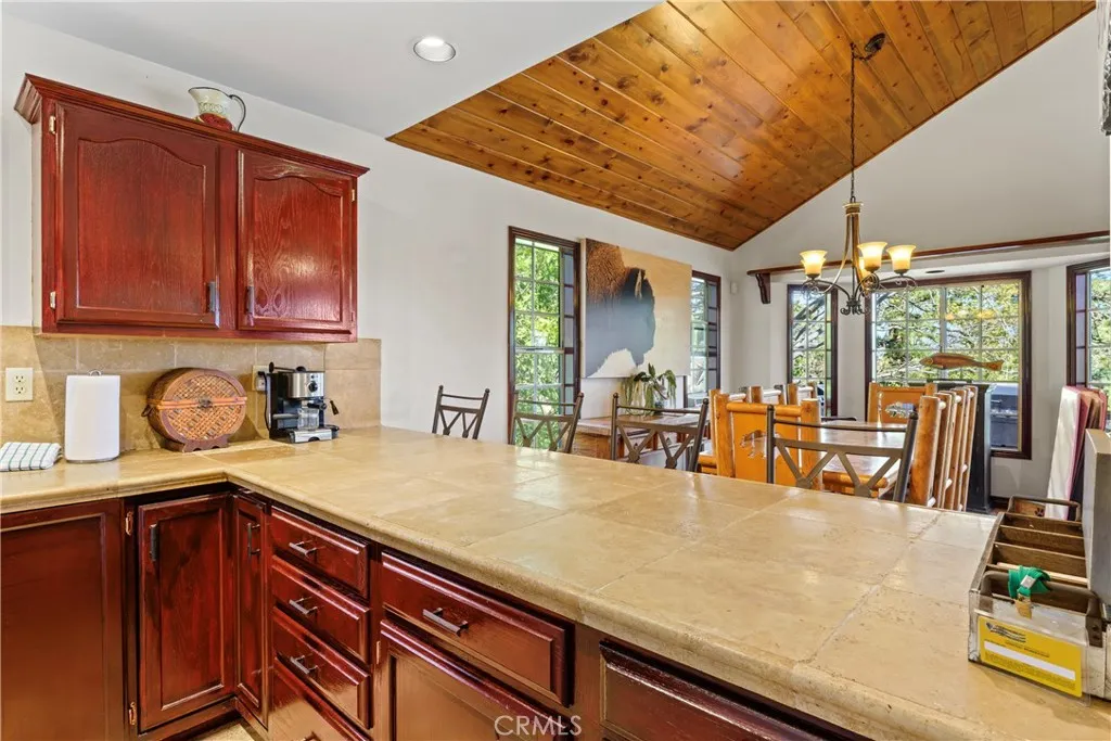 221 Grizzly Road, Lake Arrowhead, California 92317 home-pic-1
