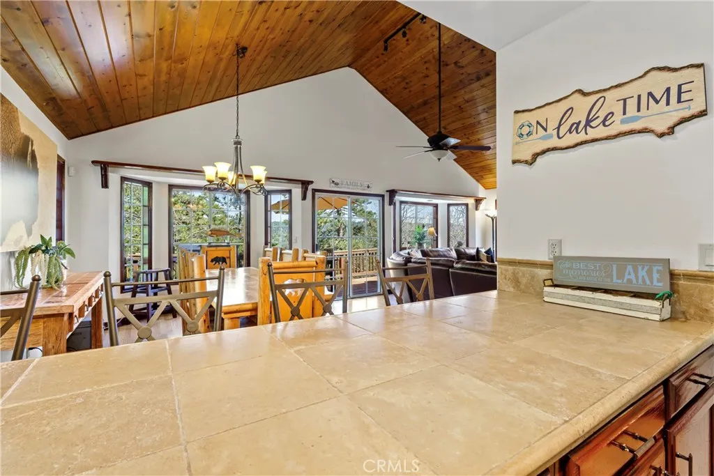 221 Grizzly Road, Lake Arrowhead, California 92317 home-pic-4