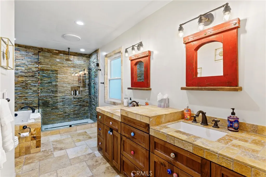221 Grizzly Road, Lake Arrowhead, California 92317 home-pic-11