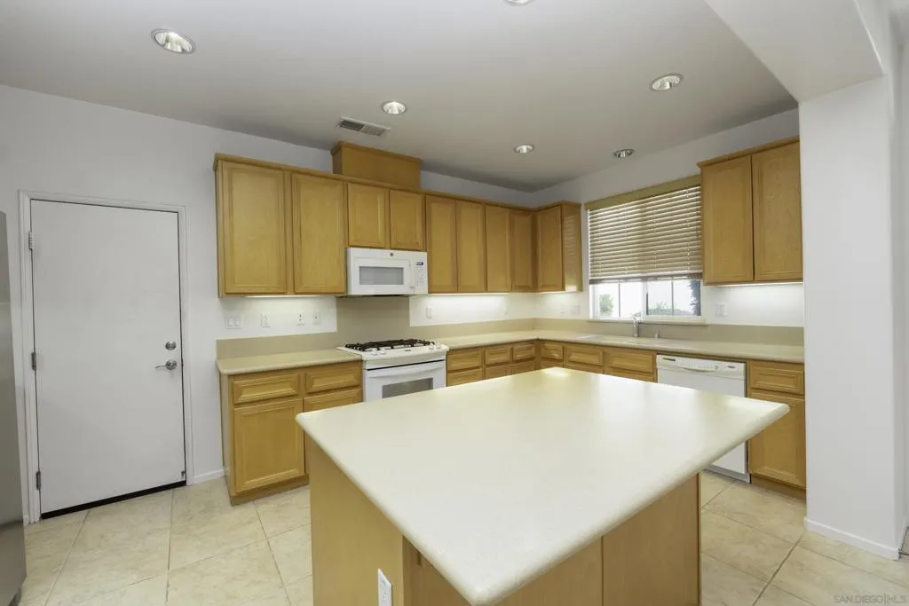 1645 Beaver Creek A, Beaumont, California 92223 home-pic-6