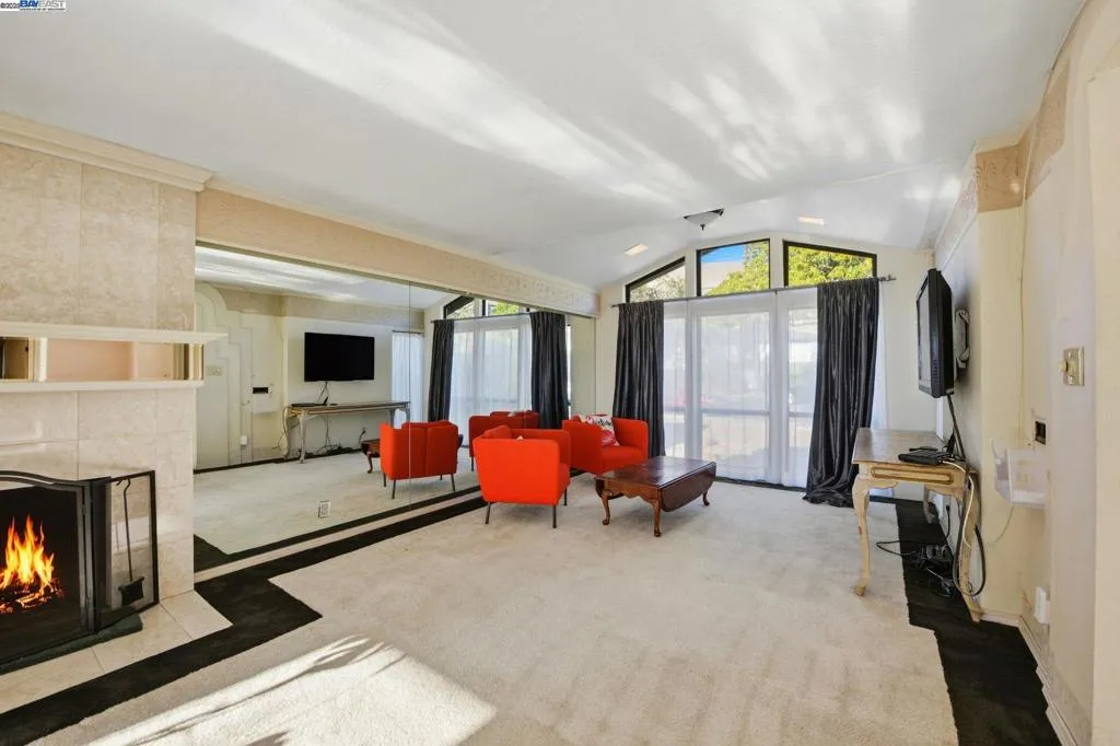 29673 Holiday St, Hayward, California 94544 home-pic-8