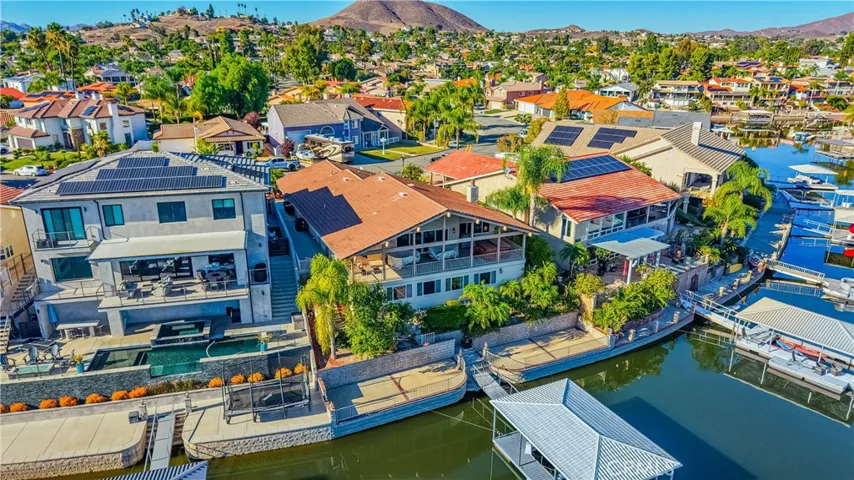 30489 Sea Horse Circle, Canyon Lake, California 92587
