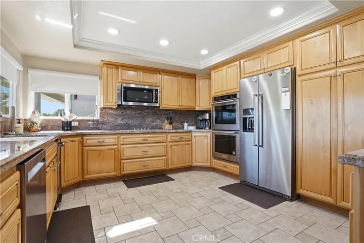 30489 Sea Horse Circle, Canyon Lake, California 92587