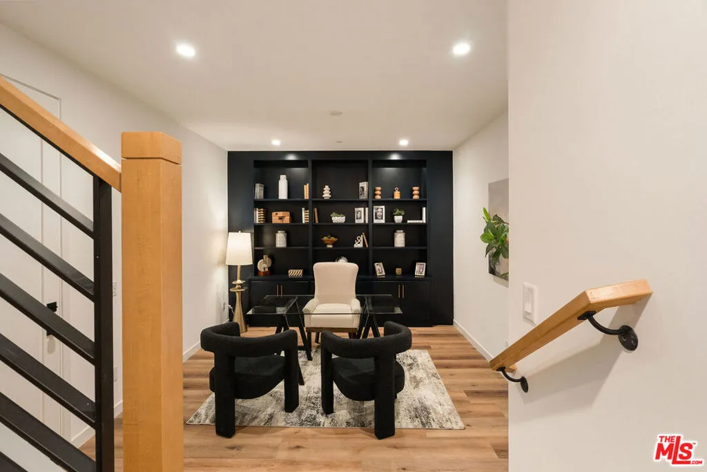 3863 N Riley Lane, Los Angeles, California 90065 home-pic-15