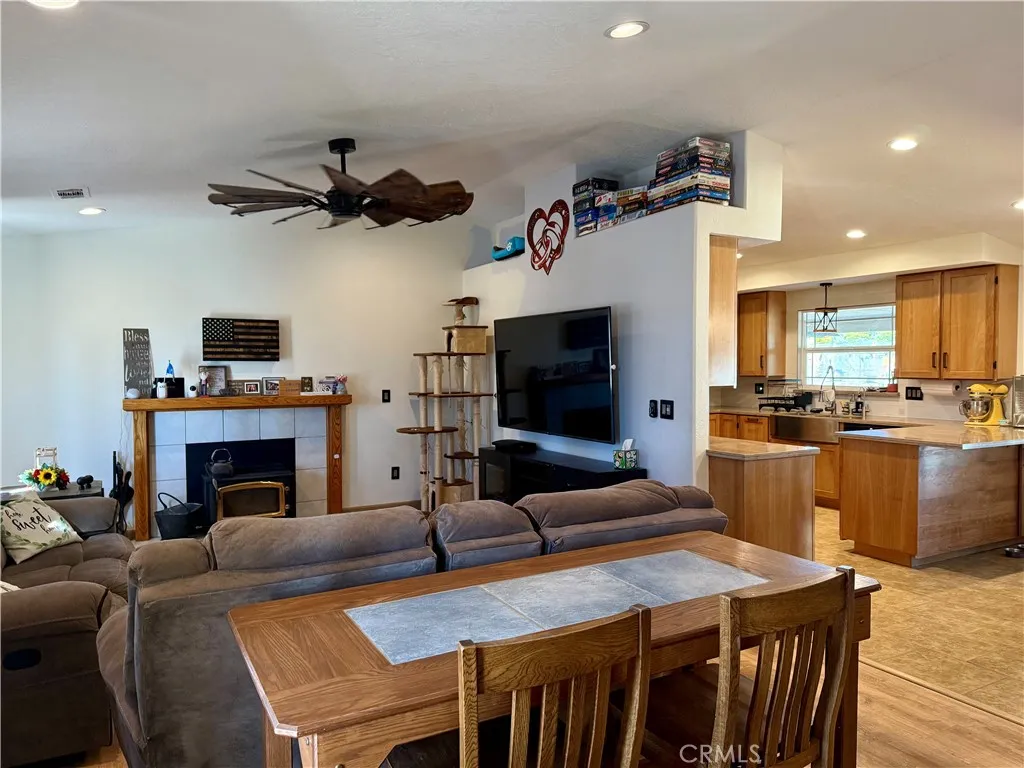 14868 Orange, Hesperia, California 92345 home-pic-2