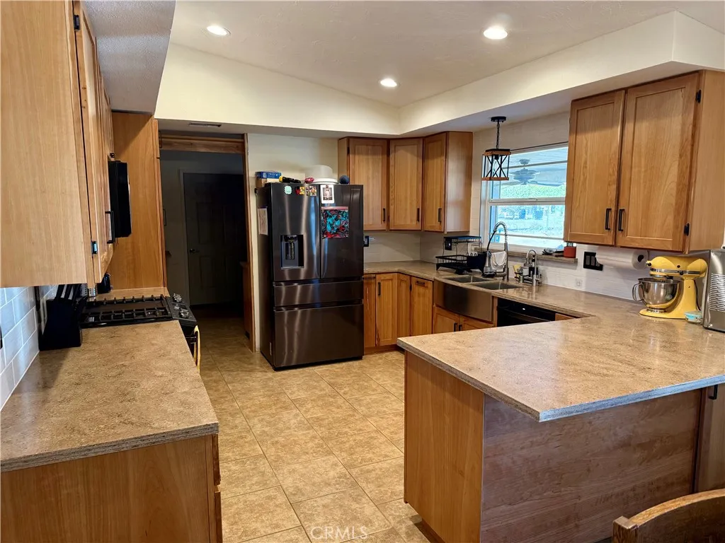 14868 Orange, Hesperia, California 92345 home-pic-6
