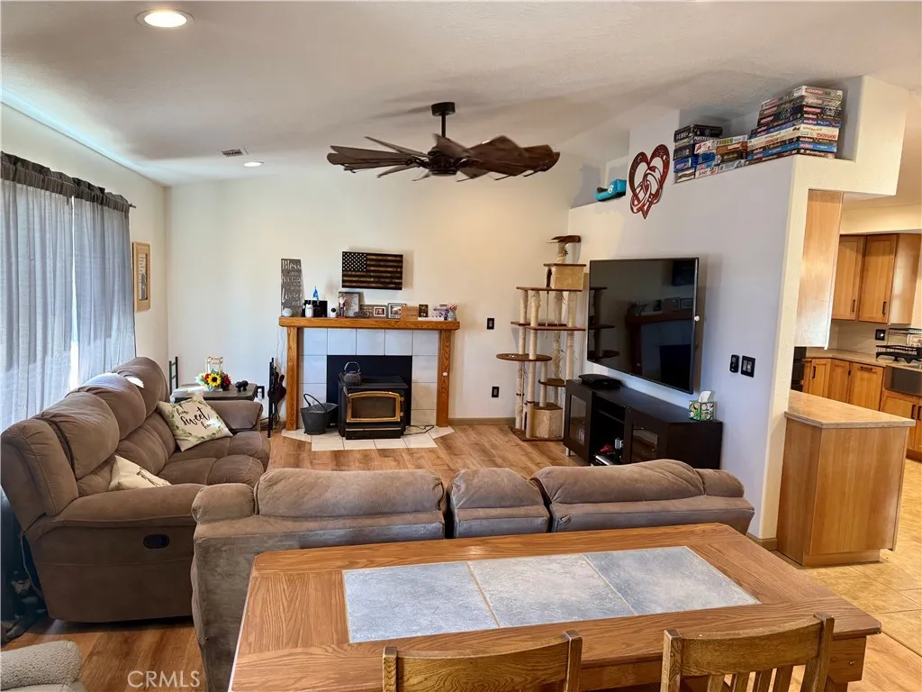 14868 Orange, Hesperia, California 92345 home-pic-4