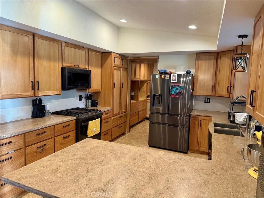14868 Orange, Hesperia, California 92345 home-pic-10