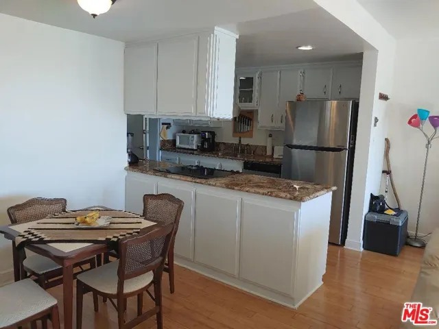 dining & kitchen combo