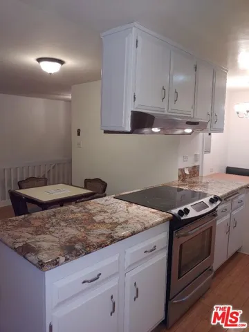 direct access to kitchen from
