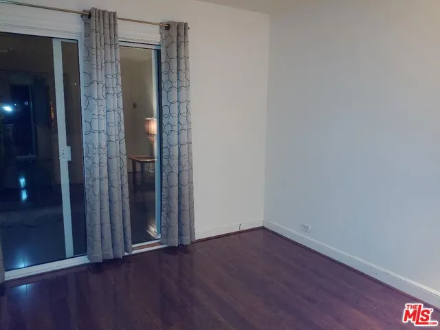 guest bedroom with access to p