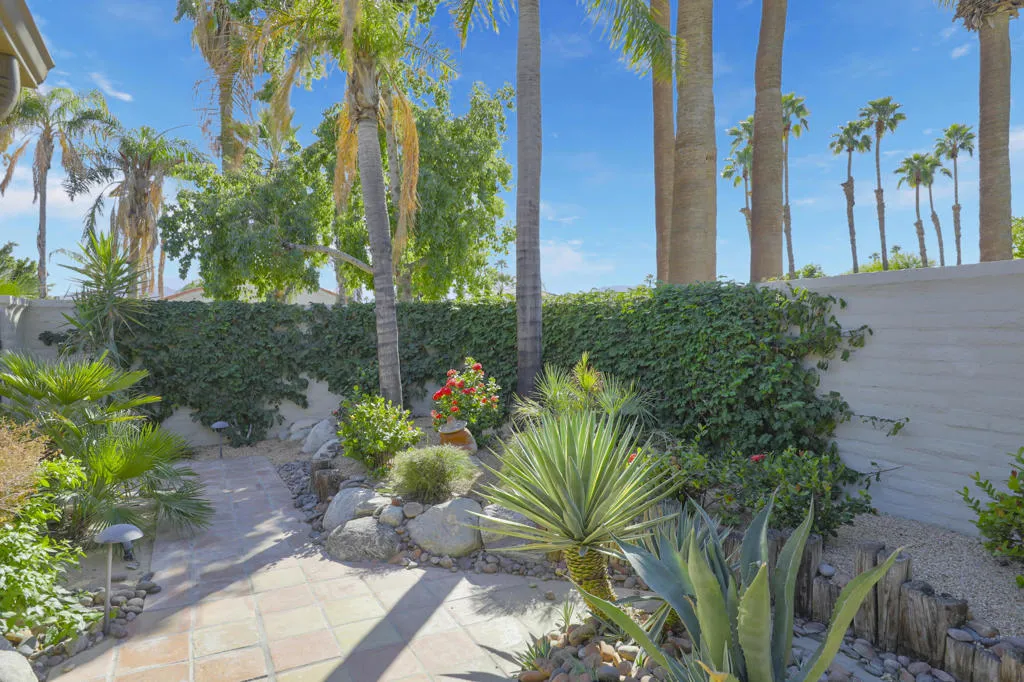 360 Running Springs Drive, Palm Desert, California 92211 home-pic-1