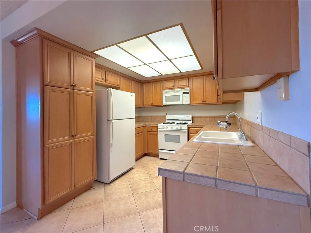 2805 E 3rd 21, Long Beach, California 90814 home-pic-6