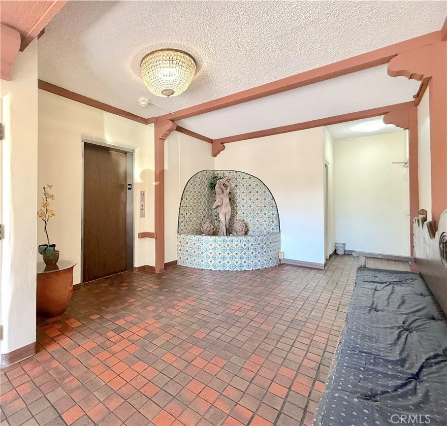 2805 E 3rd 21, Long Beach, California 90814 home-pic-1