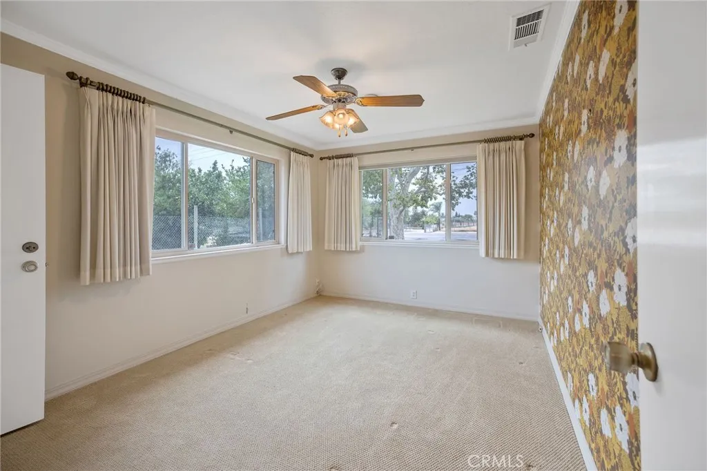 1714 N Blythe, Fresno, California 93722 home-pic-25