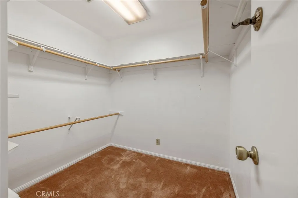 1714 N Blythe, Fresno, California 93722 home-pic-35