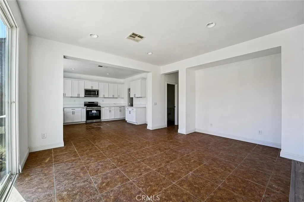 974 Paintbrush Trail, Hemet, California 92545 home-pic-7