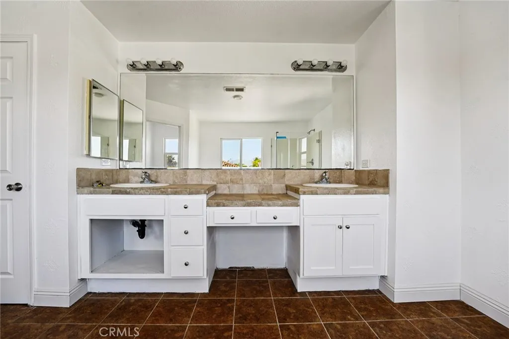 974 Paintbrush Trail, Hemet, California 92545 home-pic-27