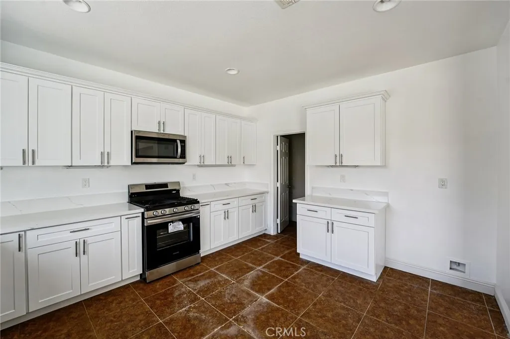 974 Paintbrush Trail, Hemet, California 92545 home-pic-8