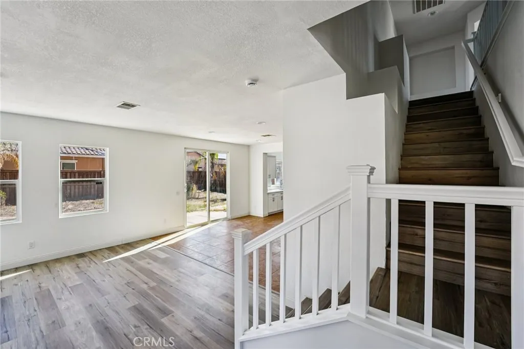 974 Paintbrush Trail, Hemet, California 92545 home-pic-5