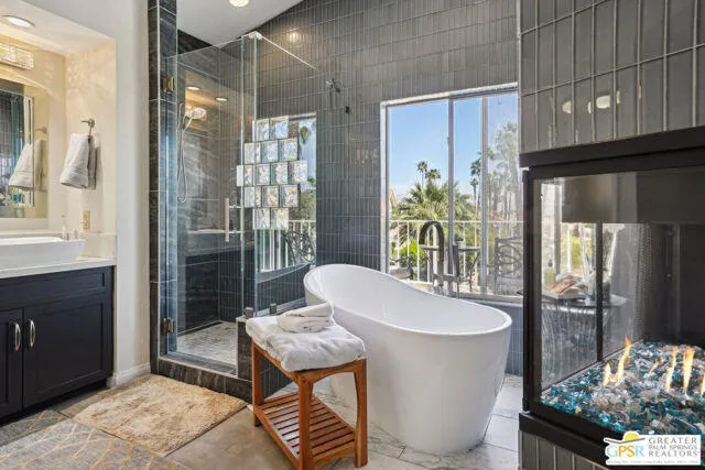 364 Ok primary tub fplace