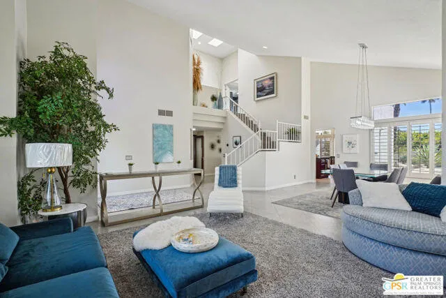 364 Ok entry, front living room