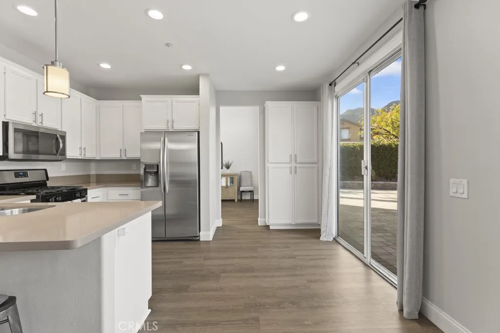 14874 Southend, Fontana, California 92336 home-pic-16
