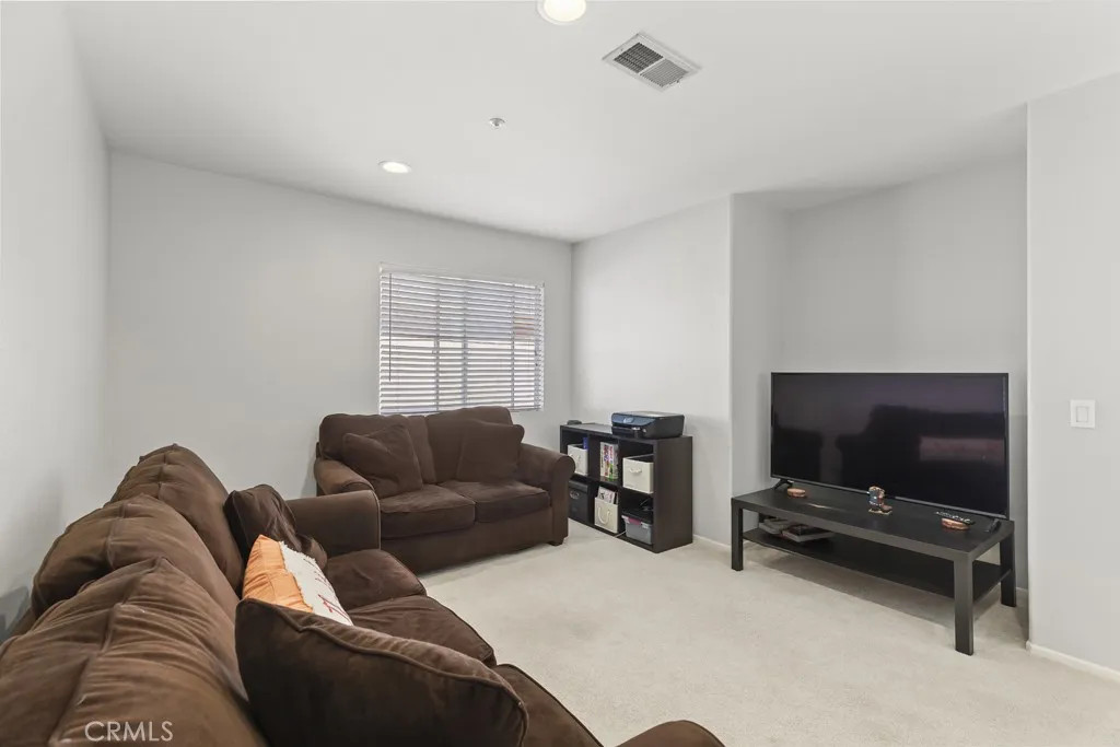 14874 Southend, Fontana, California 92336 home-pic-24