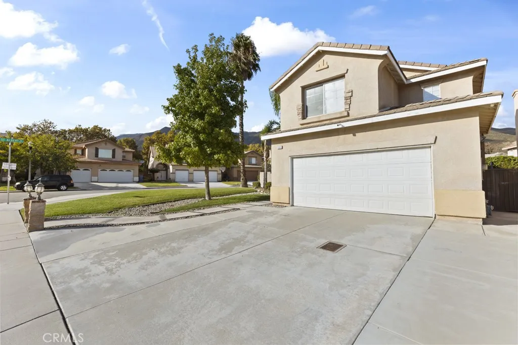 14874 Southend, Fontana, California 92336 home-pic-1