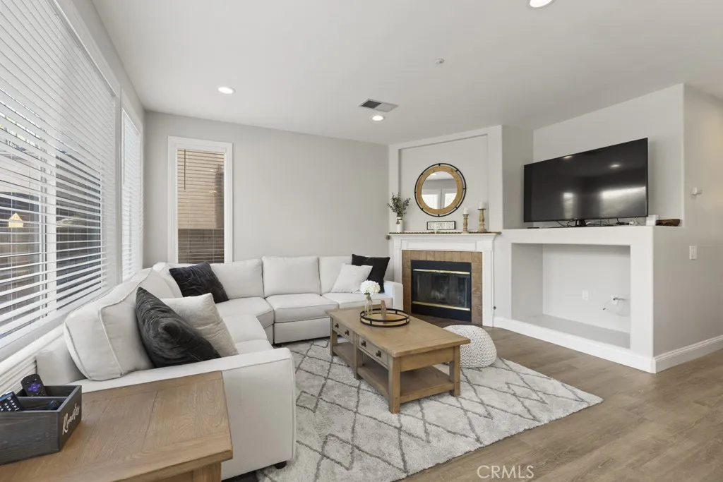 14874 Southend, Fontana, California 92336 home-pic-17
