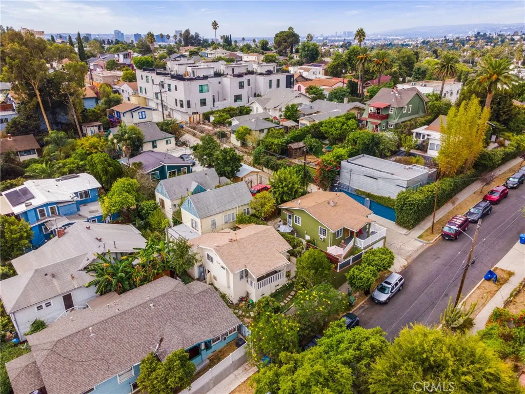 2210 Scott Avenue, Los Angeles, California 90026 home-pic-0