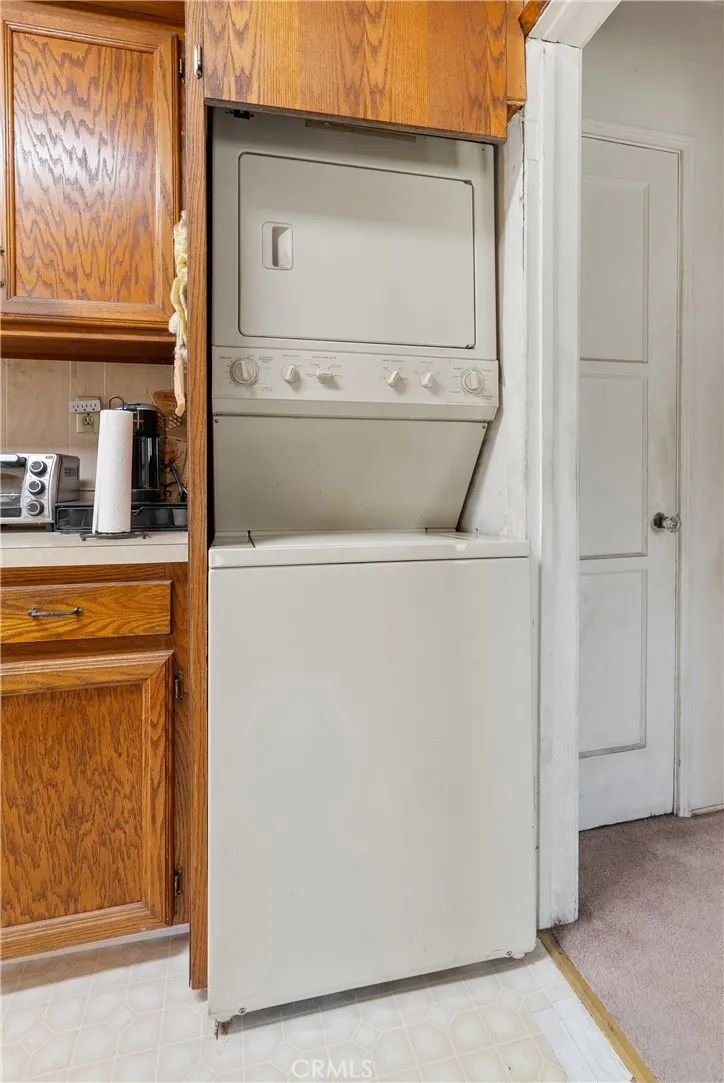 2030 W 95th, Los Angeles, California 90047 home-pic-12