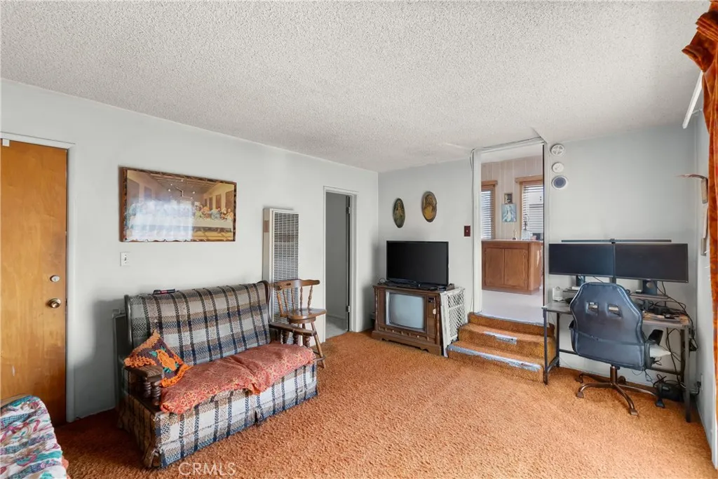 2030 W 95th, Los Angeles, California 90047 home-pic-17