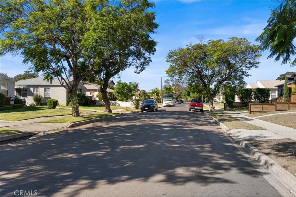 2030 W 95th, Los Angeles, California 90047 home-pic-27