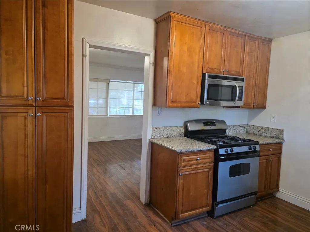 1110 W Cubbon, Santa Ana, California 92703 home-pic-0