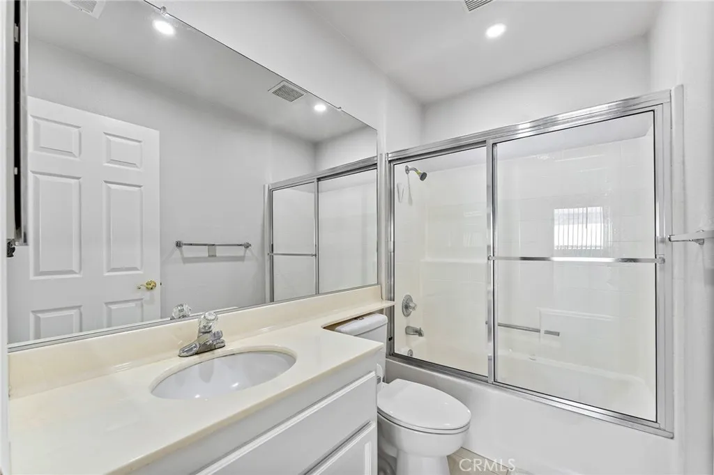 1213 W 168th Street C, Gardena, California 90247 home-pic-16