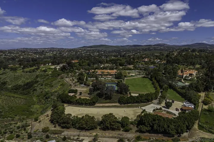 This entertainer's property has all that the sports and equestrian enthusiast could ever want 1