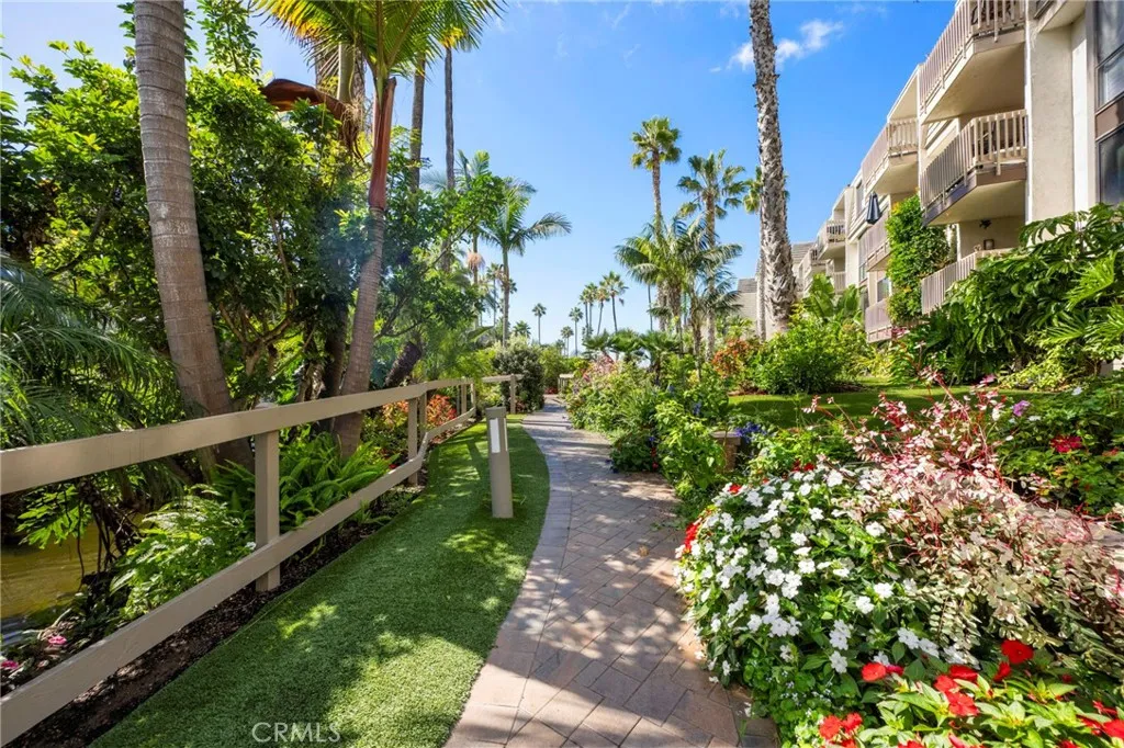 999 N Pacific Street F101, Oceanside, California 92054 home-pic-16