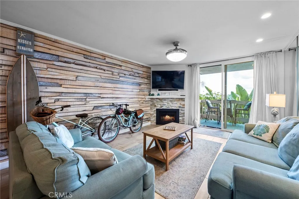 999 N Pacific Street F101, Oceanside, California 92054 home-pic-2