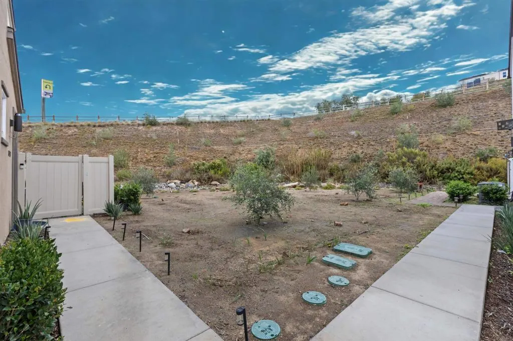 35228 Tuft Place, Fallbrook, California 92028 home-pic-13