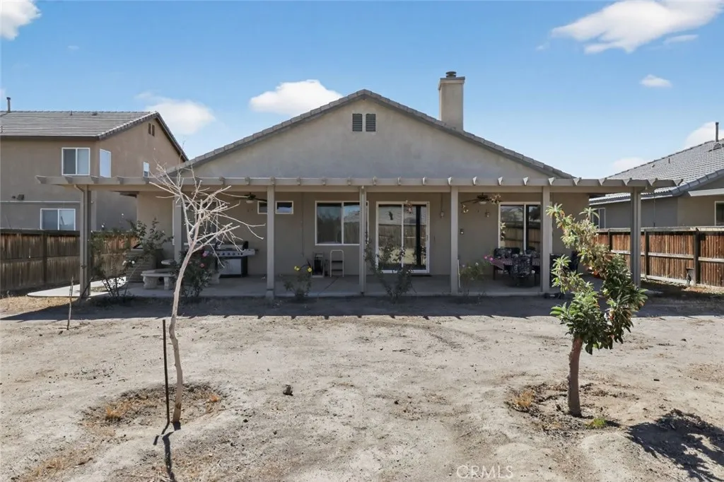 15940 Greyrock Street, Victorville, California 92395 home-pic-24