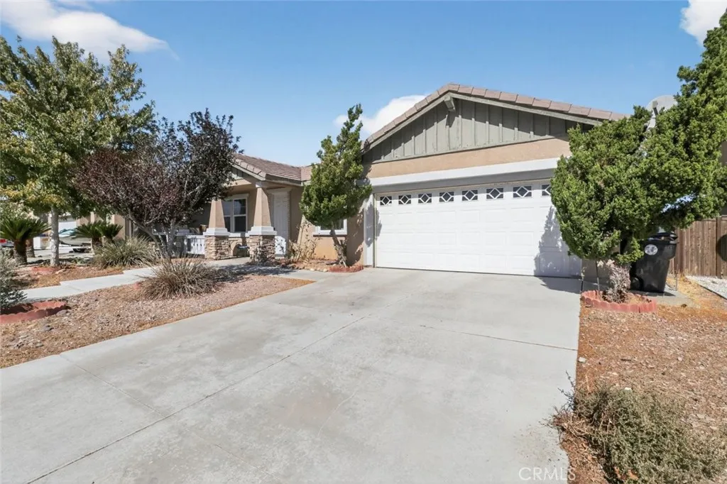 15940 Greyrock Street, Victorville, California 92395 home-pic-2
