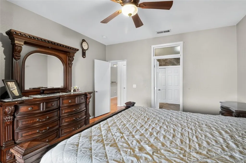 15940 Greyrock Street, Victorville, California 92395 home-pic-11