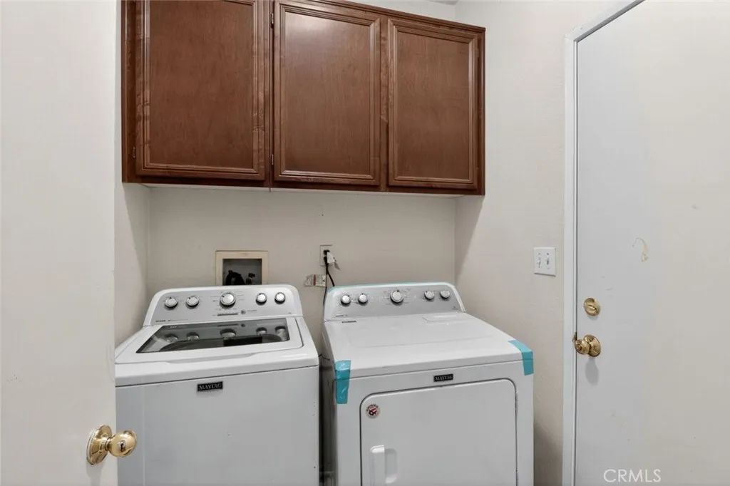 15940 Greyrock Street, Victorville, California 92395 home-pic-22